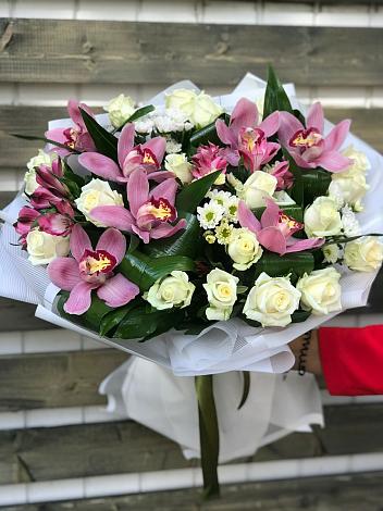 Букет цветов из: Розы и Хризантемы в Мамоново Одинцовского района